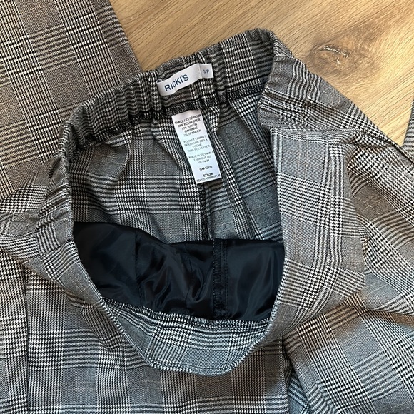 Ricki’s Plaid Trousers - Picture 3 of 3
